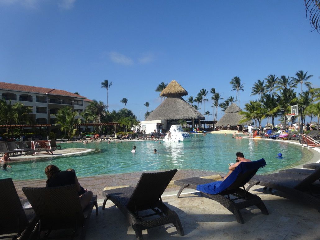 Main pool with swim up pool bar at the Now Larimar Punta Cana